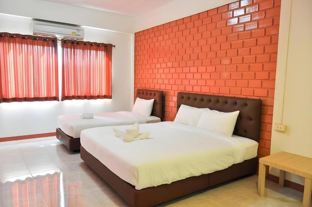 צ'נטאבורי Bussarakam Place Hotel מראה חיצוני תמונה