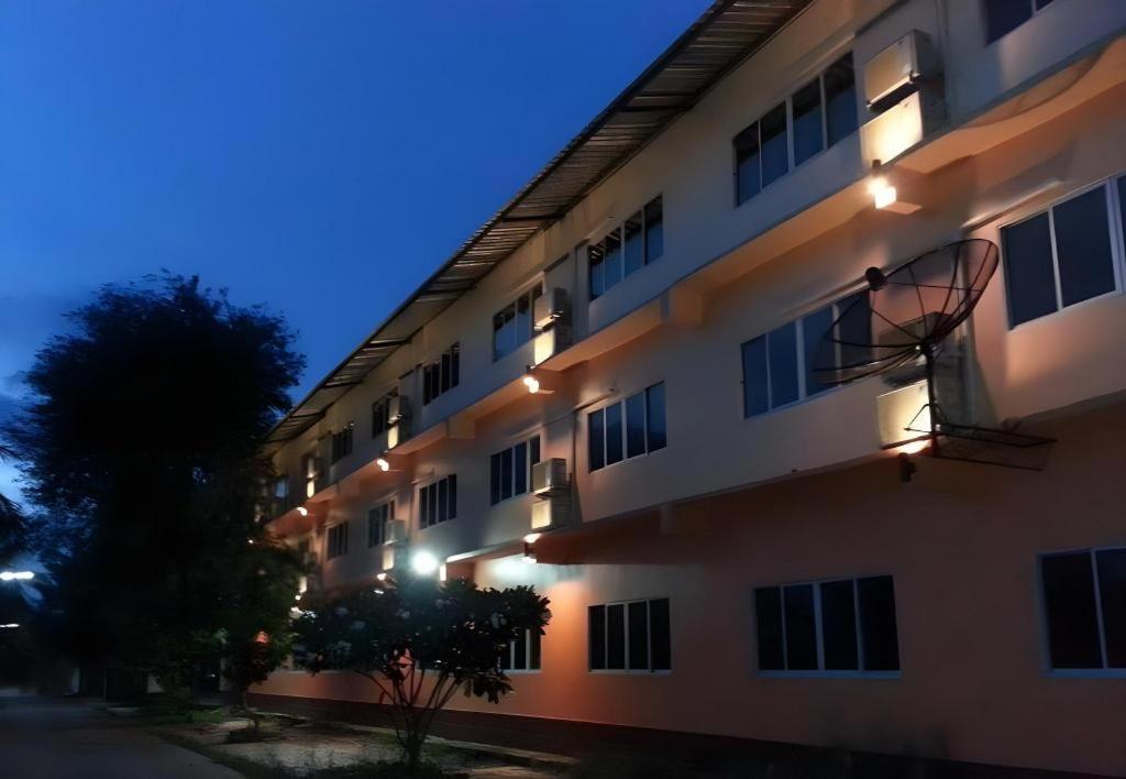 צ'נטאבורי Bussarakam Place Hotel מראה חיצוני תמונה