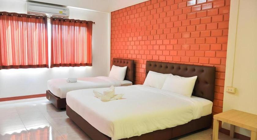 צ'נטאבורי Bussarakam Place Hotel מראה חיצוני תמונה