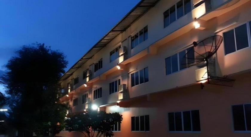 צ'נטאבורי Bussarakam Place Hotel מראה חיצוני תמונה