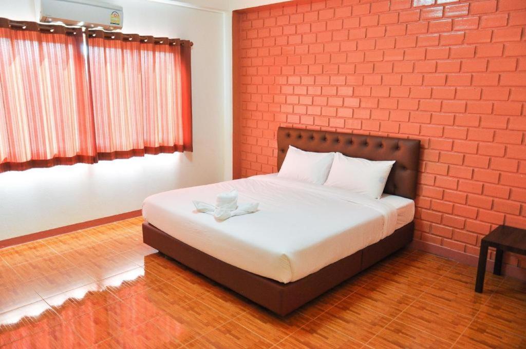 צ'נטאבורי Bussarakam Place Hotel מראה חיצוני תמונה