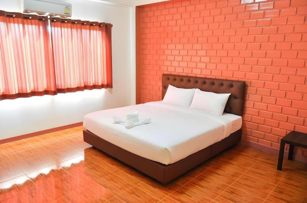 צ'נטאבורי Bussarakam Place Hotel מראה חיצוני תמונה