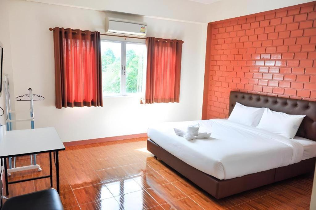 צ'נטאבורי Bussarakam Place Hotel מראה חיצוני תמונה