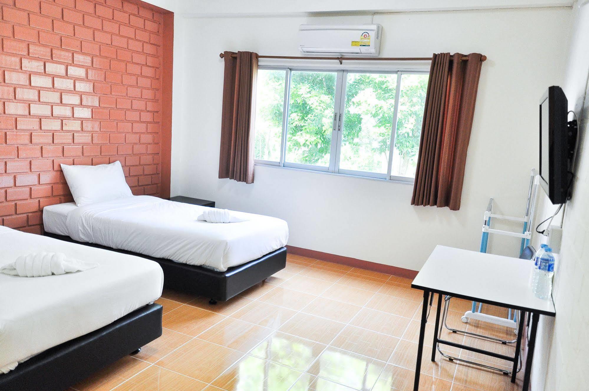 צ'נטאבורי Bussarakam Place Hotel מראה חיצוני תמונה